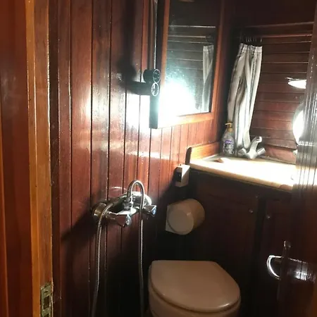 яхта за гости Eternal Flame Sozopol